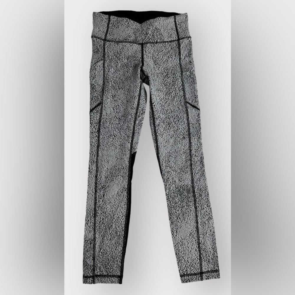 Lululemon, Leggings with Meshed Claves, Size 4